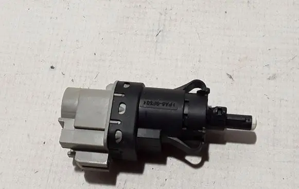 Land Rover Evoque I Brake pedal sensor switch BJ3213480AA
