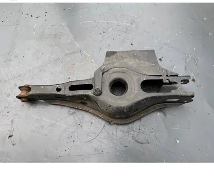 Toyota RAV 4 (XA50) Rear control arm
