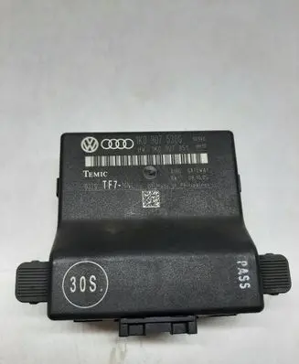 Audi A3 S3 8P Gateway control module 1K0907530G