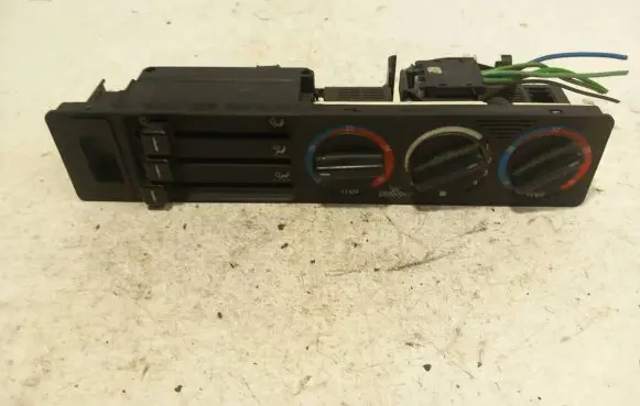 BMW 5 E34 Climate control unit 8351652 E4420C 8351654