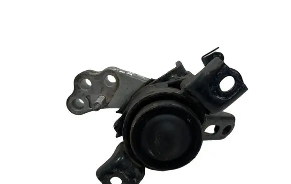 Toyota RAV 4 (XA40) Engine mount bracket