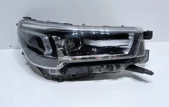 Toyota Hilux VIII Headlight/headlamp 