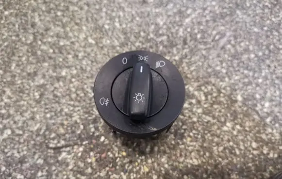 Volkswagen Touran II Light switch 1K0941431BB