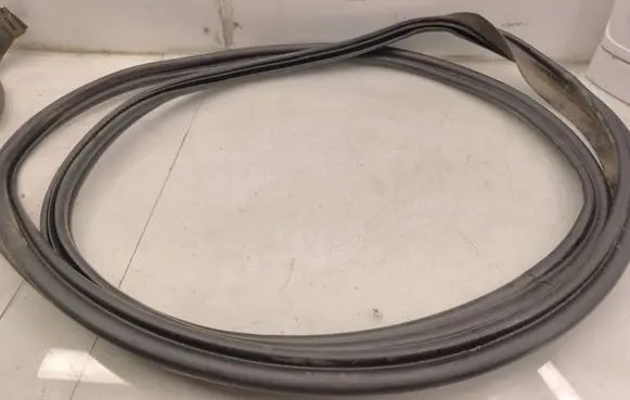 Audi A6 C7 Trunk rubber seal (body) 4G5827705D