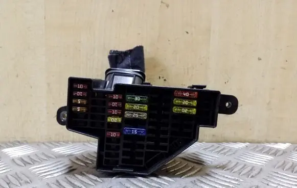 Volkswagen Golf VI Fuse module