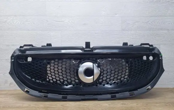 Smart ForTwo II Front bumper upper radiator grill A4538855700