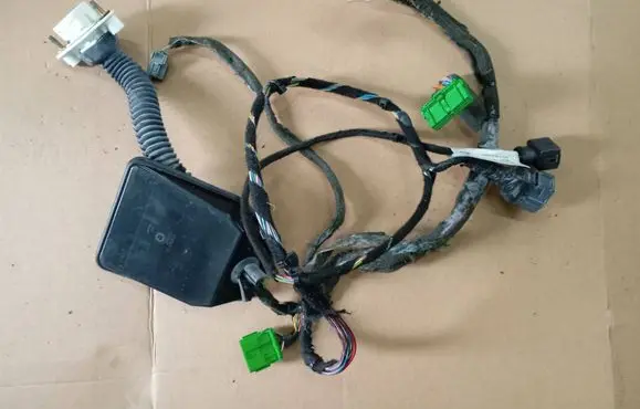 Volvo V70 Front door wiring loom 8690290