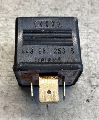 Audi A6 S6 C5 4B Other relay 443951253s
