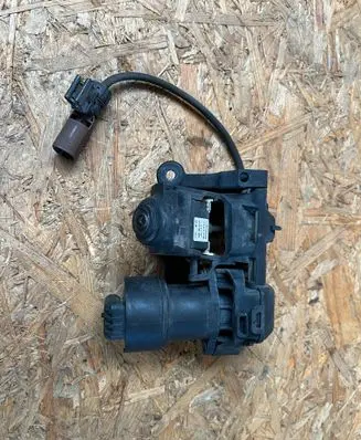 Mercedes-Benz S W222 Front bumper camera A0009054002