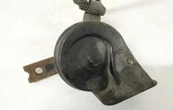 Volkswagen PASSAT B6 Horn signal 28r000073