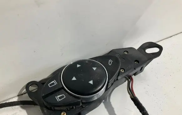 Mercedes-Benz E W211 Wing mirror switch 2118208510