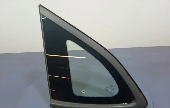 Hyundai Tucson TL Rear side window