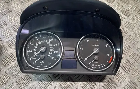 BMW 3 E92 E93 Speedometer (instrument cluster) 9166863