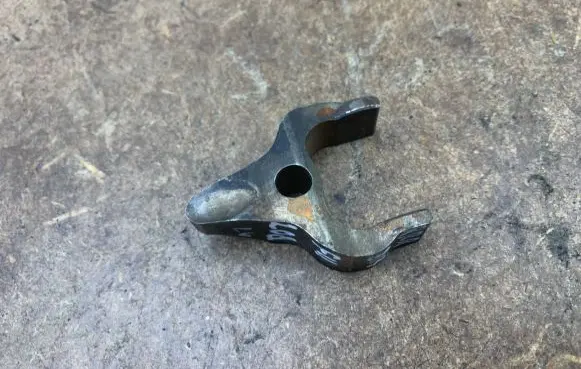BMW 5 F10 F11 Fuel Injector clamp holder 13537809798 7809798 13534726100
