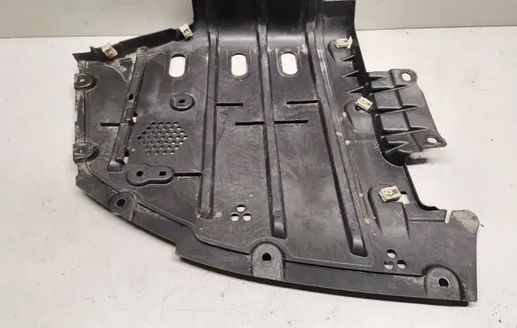 BMW iX Rear bumper underbody cover/under tray 7932077