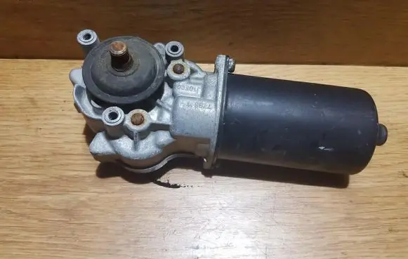 Nissan Primera Wiper motor 28810au300