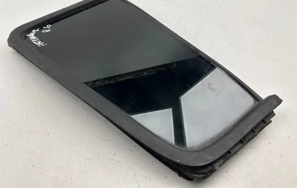 Nissan Pathfinder R51 Rear vent window glass DOT211M92AS3 43R004524
