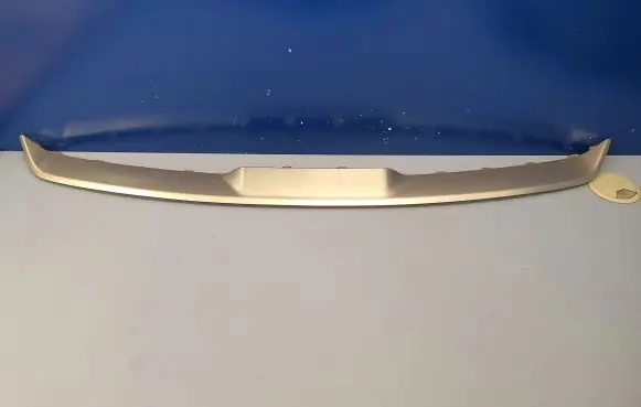 Front bumper splitter molding