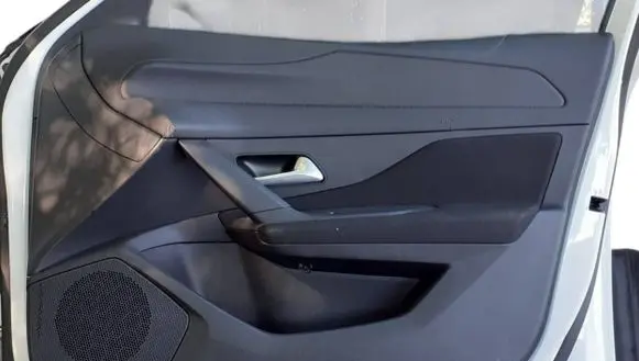 Peugeot 308 Front door card panel trim 98381573ZD