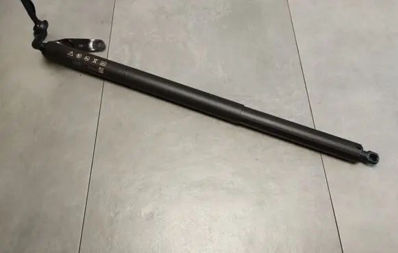 Audi A5 Shock absorber/damper mounting bracket 8B9827851B