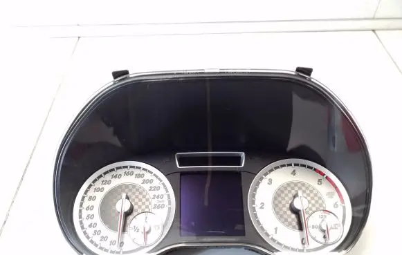 Mercedes-Benz A W176 Speedometer (instrument cluster) A1769009501 0263700130