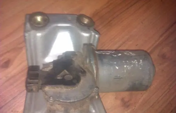 Ford Puma Wiper motor 96fb17b571da