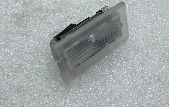 Tesla Model S Rear seat light 100715190E