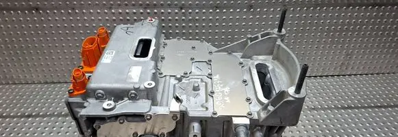 Voltage converter inverter