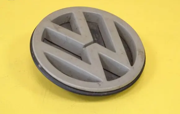 Volkswagen PASSAT B3 Manufacturer badge logo/emblem 357853601 357853601B