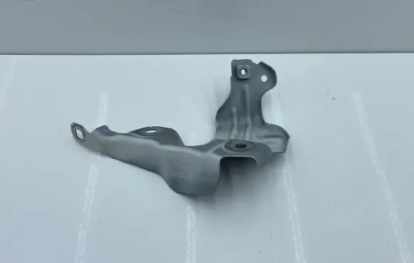 BMW 2 F44 Fender mounting bracket 7450387
