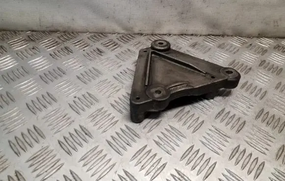 Opel Meriva B A/C compressor mount bracket 55567289