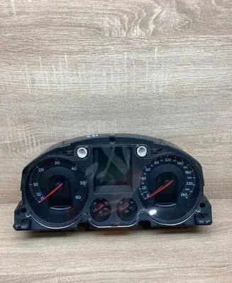 Volkswagen PASSAT B6 Speedometer (instrument cluster) 3C0920871