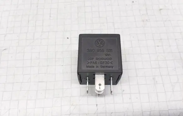 Volkswagen PASSAT B5 Other relay 3B0955531