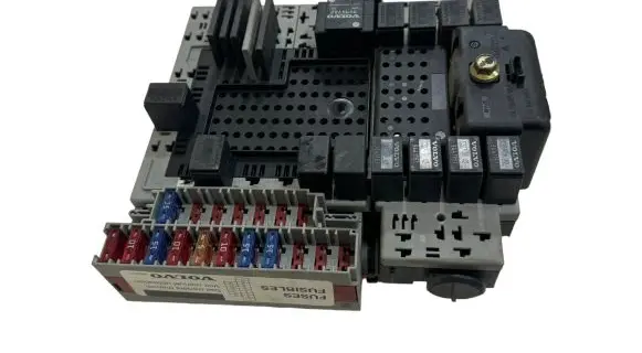 Volvo V70 Fuse box set 9401802 1024209 184850782