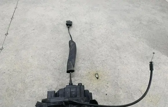 Renault Laguna III Front door lock 805010004R