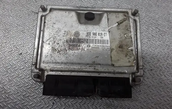 Volkswagen Sharan Engine control unit/module 038906019ET 0281010630