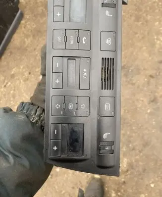 Audi A6 S6 C5 4B Climate control unit 4B0820043L