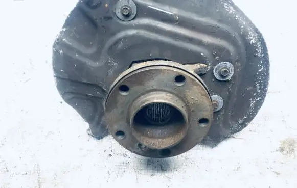 BMW X3 E83 Front wheel hub
