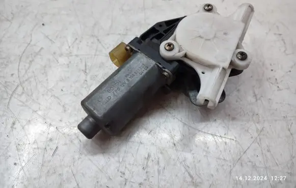 Rear door window regulator motor