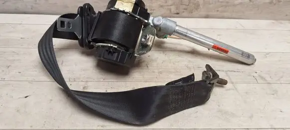Volvo V70 Rear seatbelt 040136 04292 E5040136