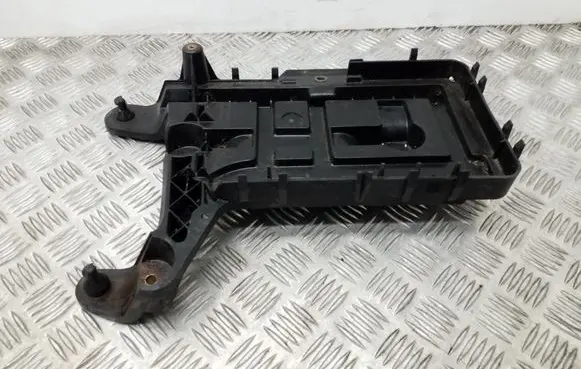 Battery tray