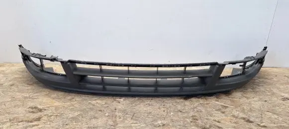 Front bumper lip