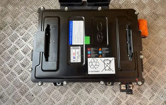 Hyundai i30 Hybrid / electric car battery 020057