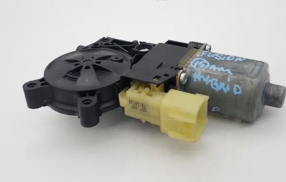 Ford Fusion II Front door window regulator motor DS73F23201BD C03701105
