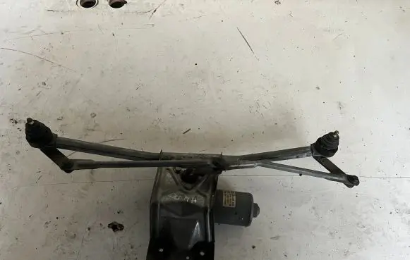 Ford Puma Front wiper linkage and motor 96FB17B571DA