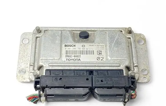 Peugeot 107 Engine control unit/module ECU 0261208702 89661-0H022
