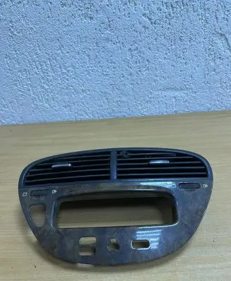 Peugeot 607 Dashboard air vent grill cover trim 223932 D7286
