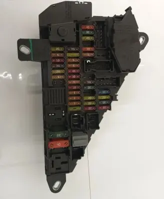 BMW 5 E60 E61 Fuse module 6906588