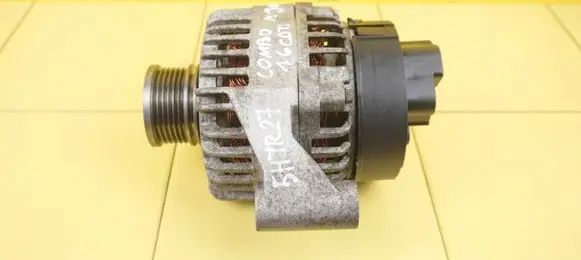 Opel Corsa E Generator/alternator 198A3000 5HTR27