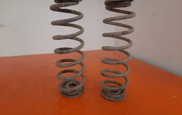 Volkswagen Touran I Rear coil spring